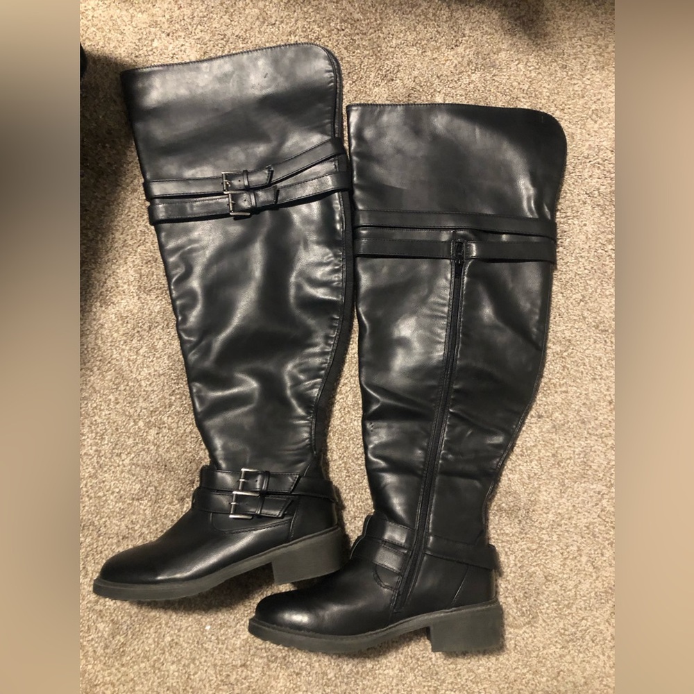 Torrid faux leather pull on thigh boots. Size 7. - Picture 6 of 14